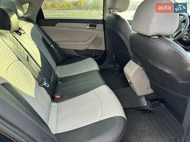 Черный Хендай Соната, объемом двигателя 2.36 л и пробегом 132 тыс. км за 12500 $, фото 18 на Automoto.ua