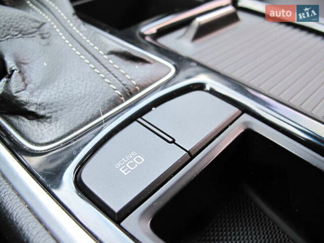 Чорний Хендай Соната, об'ємом двигуна 2 л та пробігом 370 тис. км за 13300 $, фото 81 на Automoto.ua