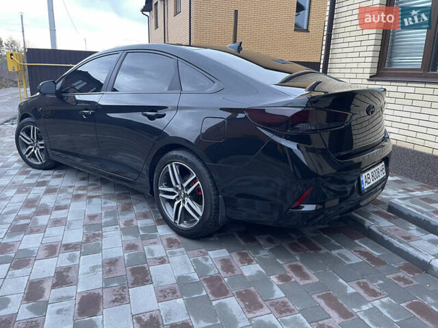 Чорний Хендай Соната, об'ємом двигуна 2 л та пробігом 240 тис. км за 14500 $, фото 3 на Automoto.ua