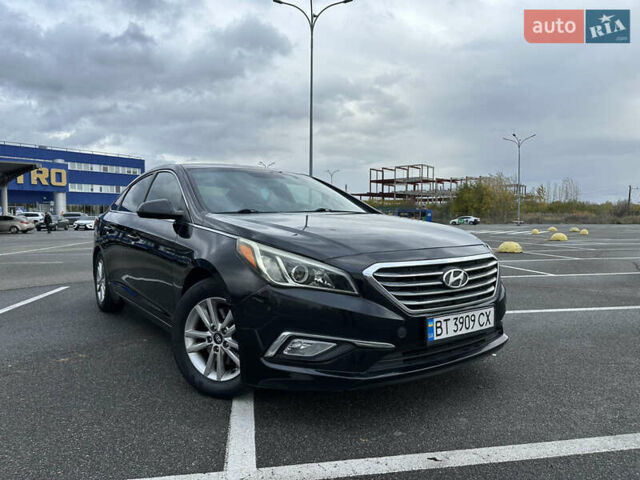 Черный Хендай Соната, объемом двигателя 2.36 л и пробегом 132 тыс. км за 12500 $, фото 2 на Automoto.ua
