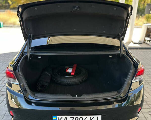 Чорний Хендай Соната, об'ємом двигуна 2.4 л та пробігом 173 тис. км за 11899 $, фото 37 на Automoto.ua