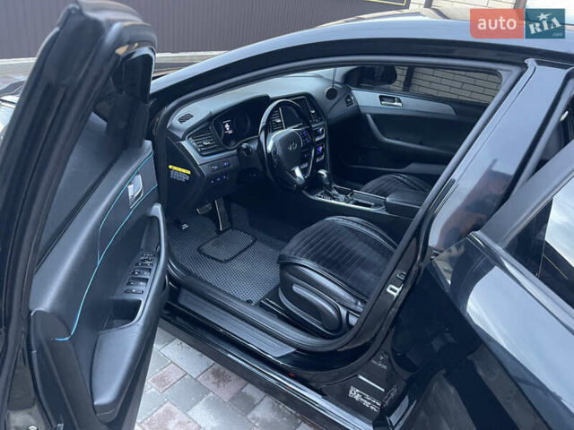 Чорний Хендай Соната, об'ємом двигуна 2 л та пробігом 240 тис. км за 14500 $, фото 8 на Automoto.ua