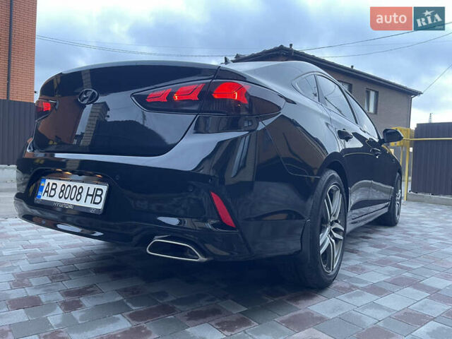 Чорний Хендай Соната, об'ємом двигуна 2 л та пробігом 240 тис. км за 14500 $, фото 1 на Automoto.ua