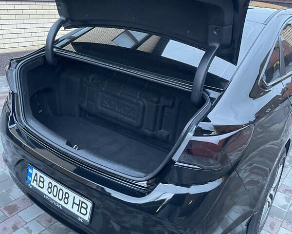 Чорний Хендай Соната, об'ємом двигуна 2 л та пробігом 240 тис. км за 14500 $, фото 12 на Automoto.ua
