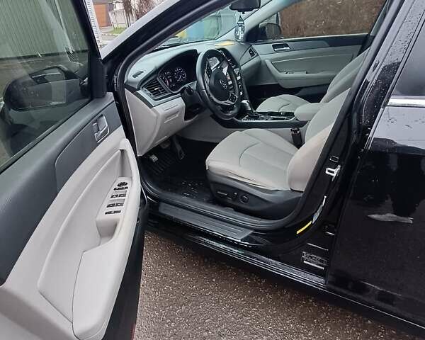 Черный Хендай Соната, объемом двигателя 2.36 л и пробегом 70 тыс. км за 11700 $, фото 5 на Automoto.ua