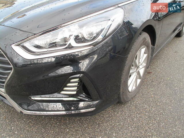Чорний Хендай Соната, об'ємом двигуна 2 л та пробігом 370 тис. км за 13300 $, фото 5 на Automoto.ua