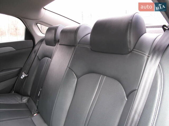Чорний Хендай Соната, об'ємом двигуна 2 л та пробігом 370 тис. км за 13300 $, фото 28 на Automoto.ua