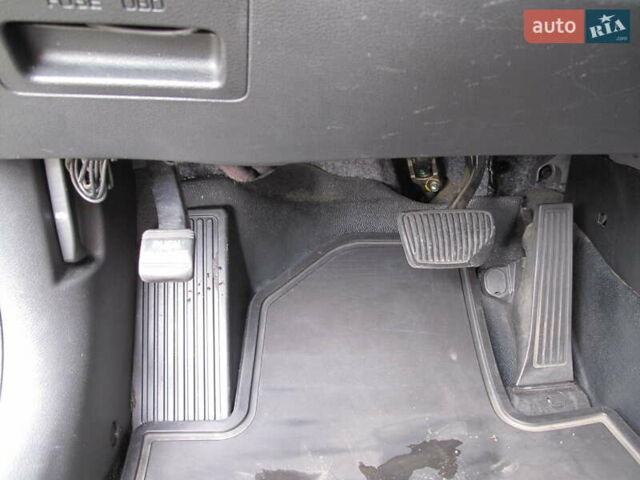 Чорний Хендай Соната, об'ємом двигуна 2 л та пробігом 370 тис. км за 13300 $, фото 52 на Automoto.ua