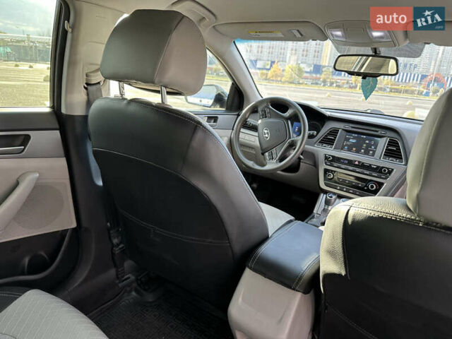 Черный Хендай Соната, объемом двигателя 2.36 л и пробегом 132 тыс. км за 12500 $, фото 20 на Automoto.ua