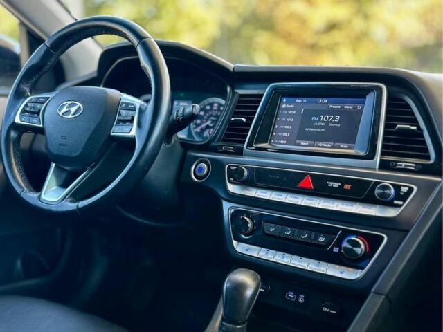 Черный Хендай Соната, объемом двигателя 2.4 л и пробегом 173 тыс. км за 11799 $, фото 18 на Automoto.ua