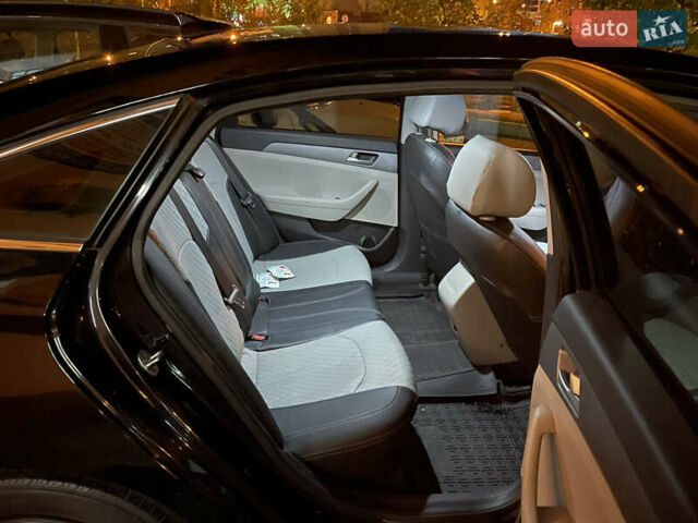 Черный Хендай Соната, объемом двигателя 2.36 л и пробегом 132 тыс. км за 12500 $, фото 25 на Automoto.ua