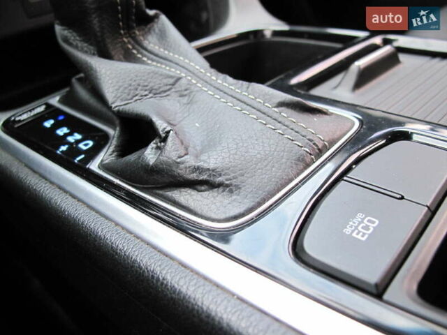 Чорний Хендай Соната, об'ємом двигуна 2 л та пробігом 370 тис. км за 13300 $, фото 82 на Automoto.ua