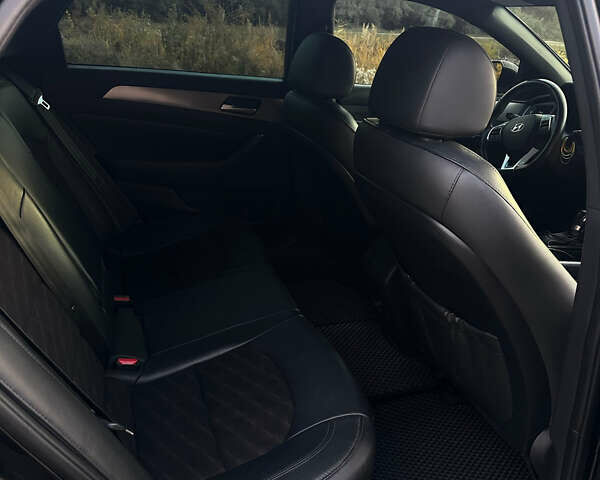 Чорний Хендай Соната, об'ємом двигуна 2.36 л та пробігом 153 тис. км за 14000 $, фото 14 на Automoto.ua