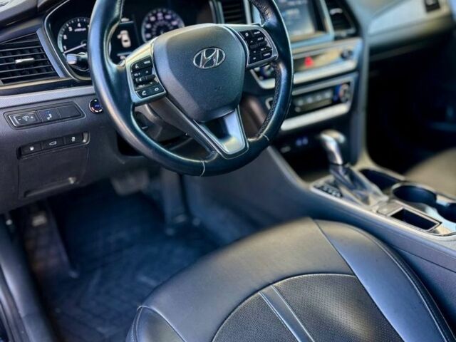 Черный Хендай Соната, объемом двигателя 2.4 л и пробегом 173 тыс. км за 11799 $, фото 7 на Automoto.ua