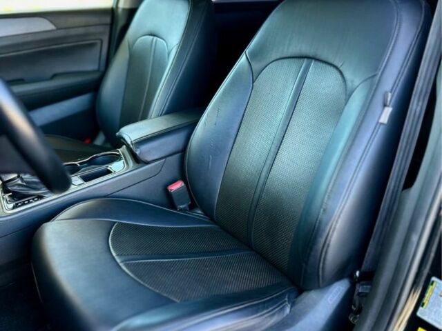 Черный Хендай Соната, объемом двигателя 2.4 л и пробегом 173 тыс. км за 11799 $, фото 9 на Automoto.ua