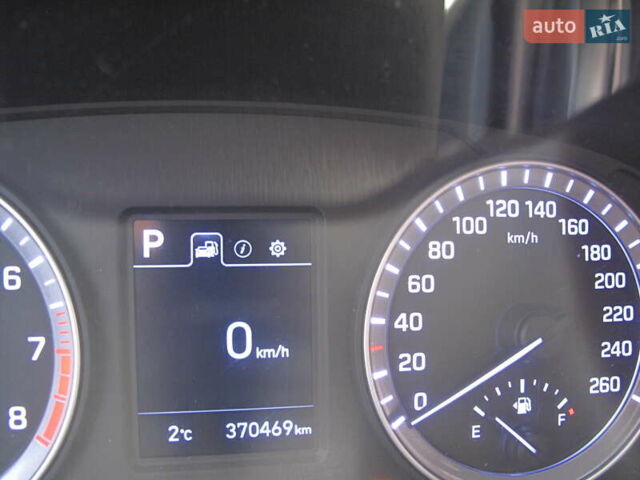 Чорний Хендай Соната, об'ємом двигуна 2 л та пробігом 370 тис. км за 13300 $, фото 56 на Automoto.ua