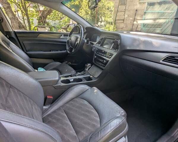 Чорний Хендай Соната, об'ємом двигуна 2.36 л та пробігом 162 тис. км за 13000 $, фото 5 на Automoto.ua