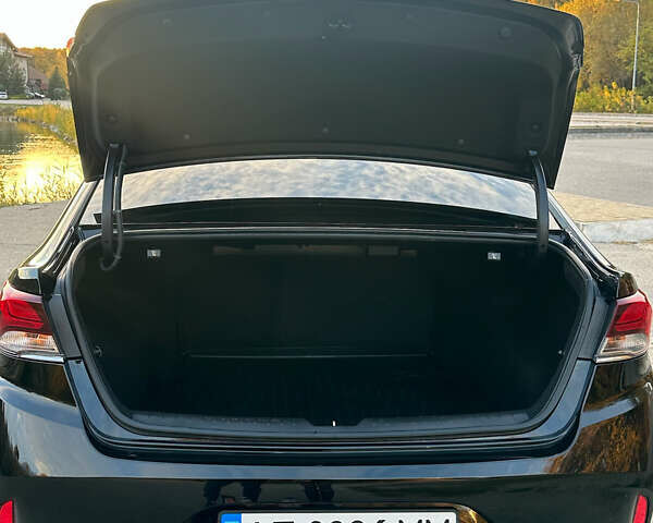 Чорний Хендай Соната, об'ємом двигуна 2.36 л та пробігом 153 тис. км за 14000 $, фото 10 на Automoto.ua