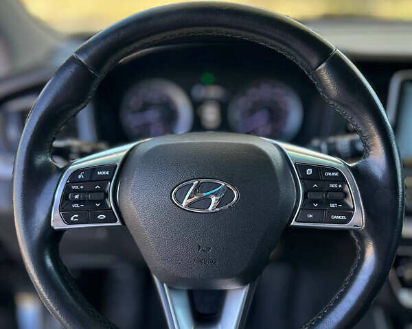 Чорний Хендай Соната, об'ємом двигуна 2.4 л та пробігом 173 тис. км за 11899 $, фото 33 на Automoto.ua