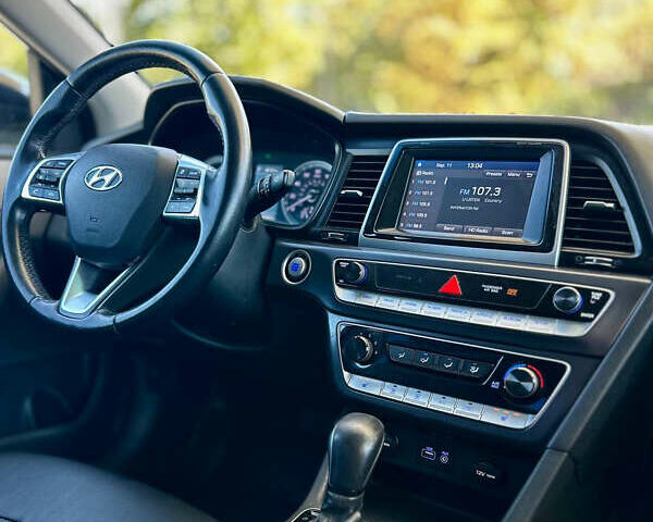 Чорний Хендай Соната, об'ємом двигуна 2.4 л та пробігом 173 тис. км за 11899 $, фото 25 на Automoto.ua