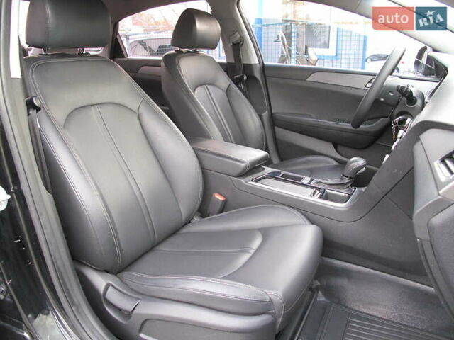 Чорний Хендай Соната, об'ємом двигуна 2 л та пробігом 370 тис. км за 13300 $, фото 42 на Automoto.ua