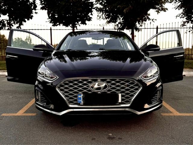 Черный Хендай Соната, объемом двигателя 0 л и пробегом 80 тыс. км за 12500 $, фото 1 на Automoto.ua