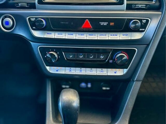 Черный Хендай Соната, объемом двигателя 2.4 л и пробегом 173 тыс. км за 11799 $, фото 20 на Automoto.ua