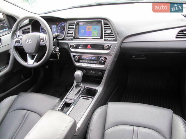 Чорний Хендай Соната, об'ємом двигуна 2 л та пробігом 370 тис. км за 13300 $, фото 49 на Automoto.ua