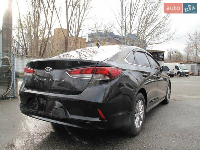 Чорний Хендай Соната, об'ємом двигуна 2 л та пробігом 370 тис. км за 13300 $, фото 10 на Automoto.ua