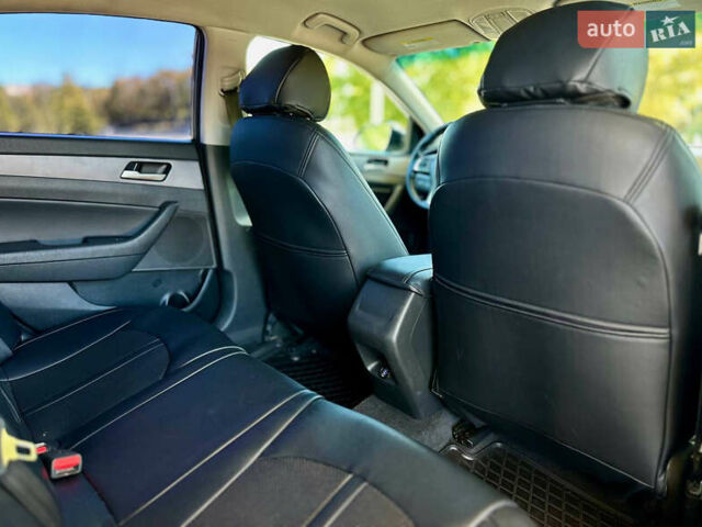 Чорний Хендай Соната, об'ємом двигуна 2.4 л та пробігом 173 тис. км за 11899 $, фото 19 на Automoto.ua