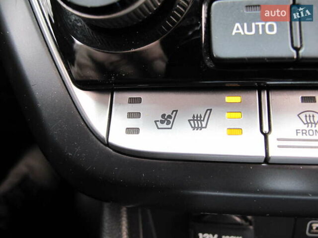 Чорний Хендай Соната, об'ємом двигуна 2 л та пробігом 370 тис. км за 13300 $, фото 69 на Automoto.ua