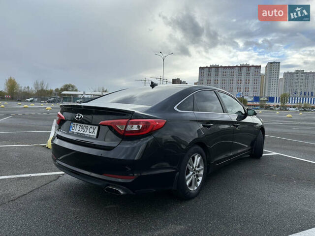 Черный Хендай Соната, объемом двигателя 2.36 л и пробегом 132 тыс. км за 12500 $, фото 3 на Automoto.ua