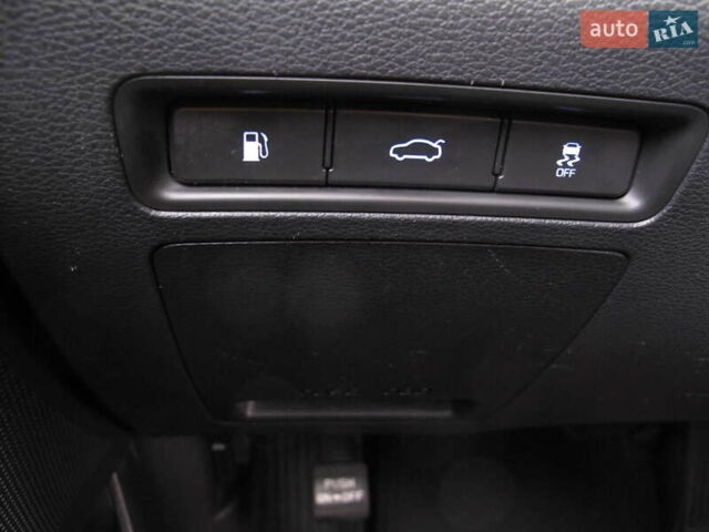 Чорний Хендай Соната, об'ємом двигуна 2 л та пробігом 370 тис. км за 13300 $, фото 50 на Automoto.ua