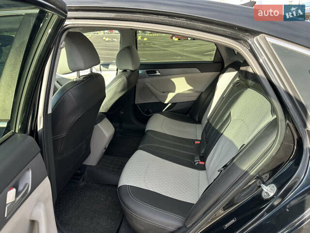 Черный Хендай Соната, объемом двигателя 2.36 л и пробегом 132 тыс. км за 12500 $, фото 16 на Automoto.ua