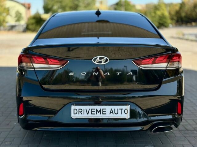 Черный Хендай Соната, объемом двигателя 2.4 л и пробегом 173 тыс. км за 11799 $, фото 5 на Automoto.ua