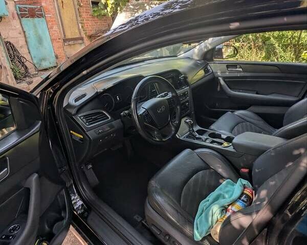 Чорний Хендай Соната, об'ємом двигуна 2.36 л та пробігом 162 тис. км за 13000 $, фото 2 на Automoto.ua