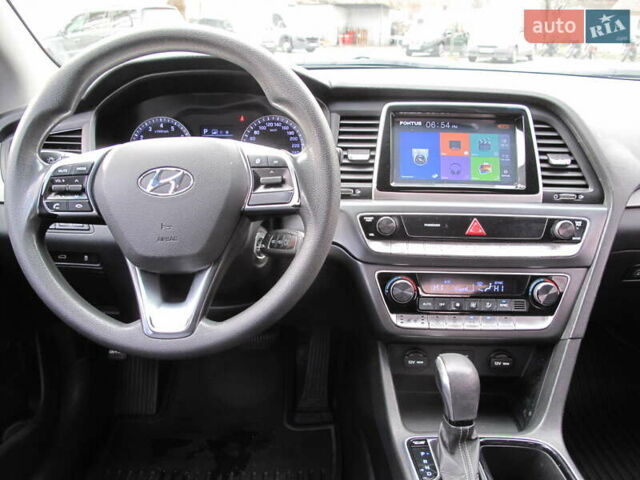 Чорний Хендай Соната, об'ємом двигуна 2 л та пробігом 370 тис. км за 13300 $, фото 32 на Automoto.ua