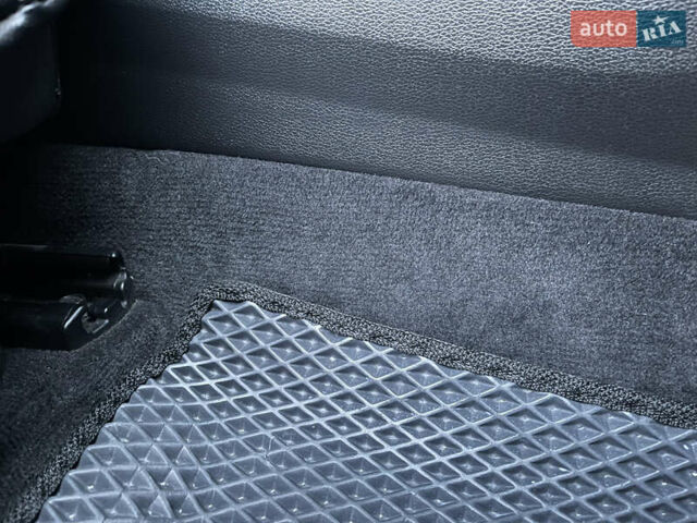 Чорний Хендай Соната, об'ємом двигуна 2 л та пробігом 240 тис. км за 14500 $, фото 20 на Automoto.ua