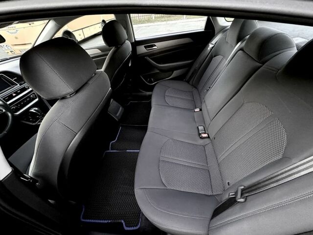 Черный Хендай Соната, объемом двигателя 0 л и пробегом 80 тыс. км за 12500 $, фото 9 на Automoto.ua