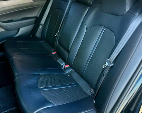 Чорний Хендай Соната, об'ємом двигуна 2.4 л та пробігом 173 тис. км за 11899 $, фото 15 на Automoto.ua