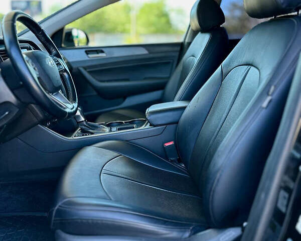 Чорний Хендай Соната, об'ємом двигуна 2.4 л та пробігом 173 тис. км за 11899 $, фото 16 на Automoto.ua