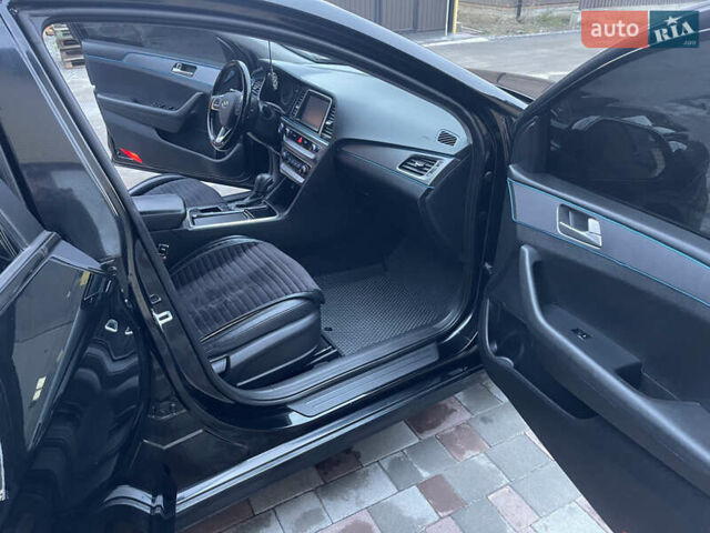 Чорний Хендай Соната, об'ємом двигуна 2 л та пробігом 240 тис. км за 14500 $, фото 9 на Automoto.ua