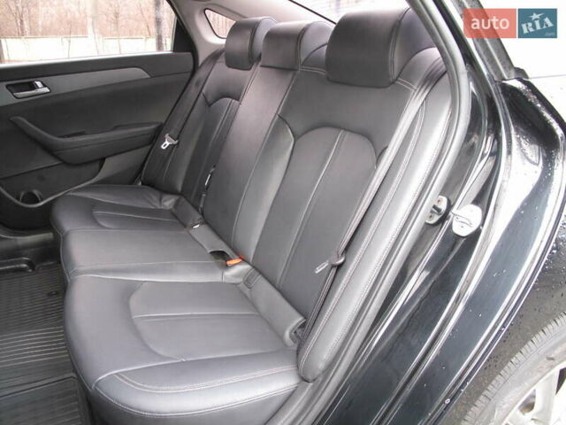 Чорний Хендай Соната, об'ємом двигуна 2 л та пробігом 370 тис. км за 13300 $, фото 27 на Automoto.ua