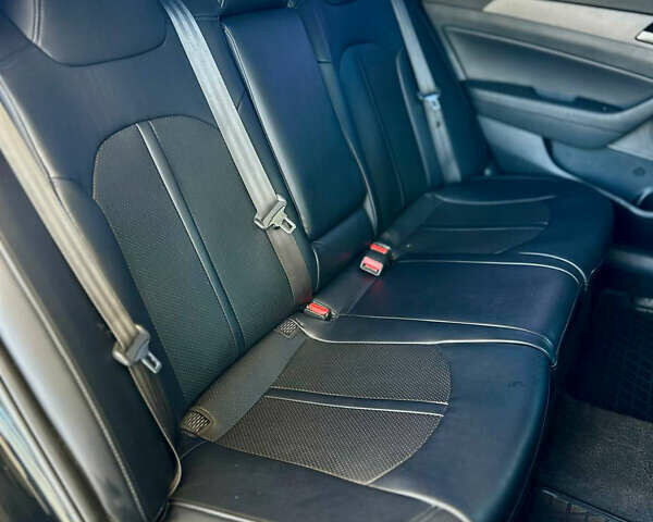 Чорний Хендай Соната, об'ємом двигуна 2.4 л та пробігом 173 тис. км за 11899 $, фото 18 на Automoto.ua