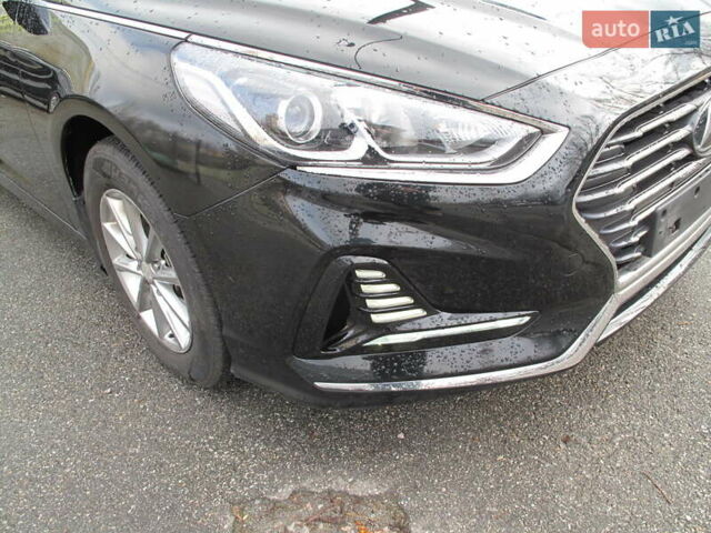 Чорний Хендай Соната, об'ємом двигуна 2 л та пробігом 370 тис. км за 13300 $, фото 7 на Automoto.ua