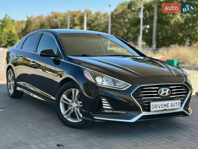 Чорний Хендай Соната, об'ємом двигуна 2.4 л та пробігом 173 тис. км за 11899 $, фото 2 на Automoto.ua