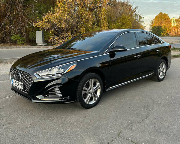 Чорний Хендай Соната, об'ємом двигуна 2.36 л та пробігом 153 тис. км за 14000 $, фото 3 на Automoto.ua