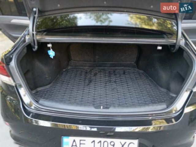 Чорний Хендай Соната, об'ємом двигуна 2.36 л та пробігом 103 тис. км за 12100 $, фото 4 на Automoto.ua