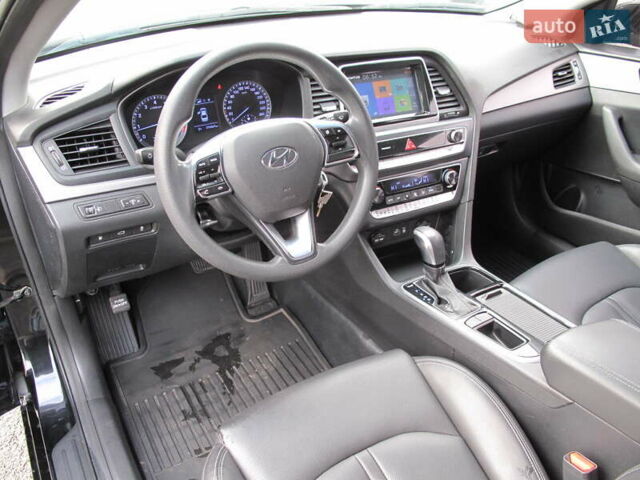 Чорний Хендай Соната, об'ємом двигуна 2 л та пробігом 370 тис. км за 13300 $, фото 21 на Automoto.ua
