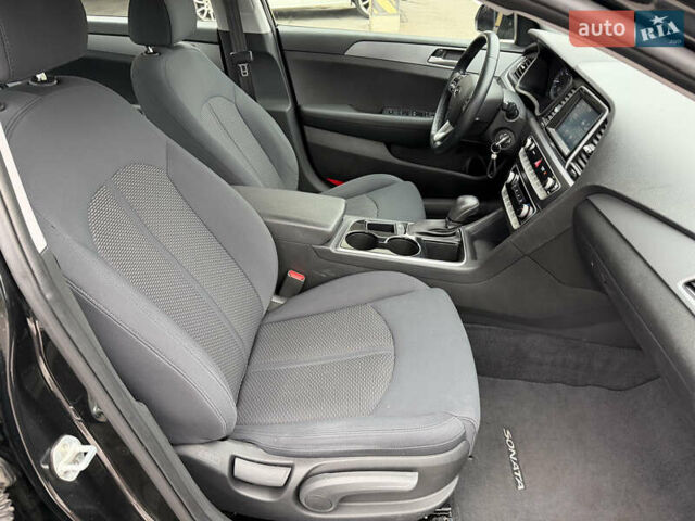 Чорний Хендай Соната, об'ємом двигуна 2.36 л та пробігом 104 тис. км за 12999 $, фото 30 на Automoto.ua